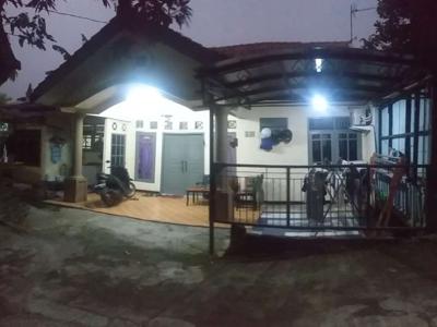 Rumah LT. 200 m2 + 2 Kontrakan + Gudang SHM Mekarsari Cimanggis Depok