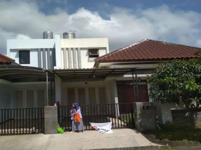 rumah modern dalam perumahan di Blimbing Malang