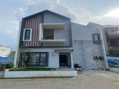 RUMAH VILLA SIAP HUNI DEPAN BNS BATU VIEW KEREN