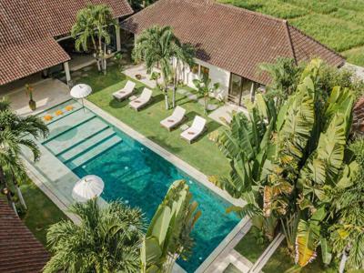Disewakan Harian Villa Keluarga 6 Kamar Di Seminyak Bali - BVI36475