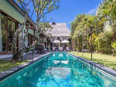 Disewakan Harian Villa Mewah 8 Kamar di Seminyak Bali - BVI35472