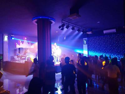 35 jd19M | Hotel BONUS Club, Restoran, Karaoke Pekalongan DC + sawah