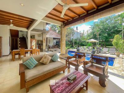 CLASSIC BALINESE STYLE VILLA IN BATU BELIG, SEMINYAK.