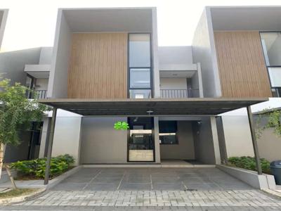 Dijual Rumah Bagus Full Furnish 2 lantai di Grand Wisata Bekasi