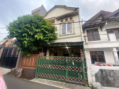 Dijual Sangat Murah Rumah 2 Lantai di Kebon Jeruk Jakarta Barat