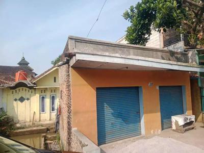 jual cepat rumah ada kolam + ruko poaisi rumah pinggir jalan