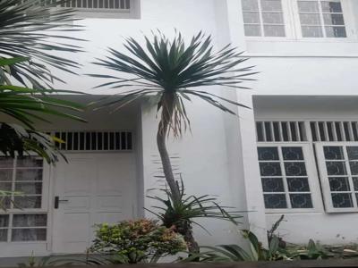 JUAL RUMAH STRATEGIS