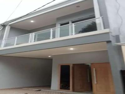 Rumah Modern 2 Lantai Pinggir Jalan Raya Ciracas