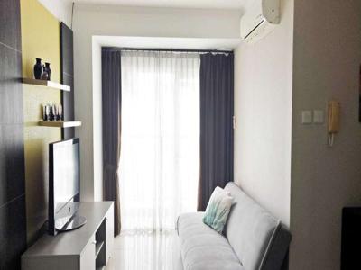 Sewa Apartemen Cosmo Mansion 2 Bedroom Lantai Tinggi Furnished