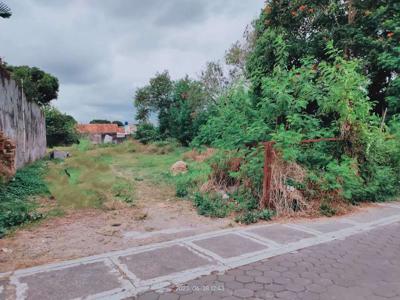 Tanah Pekarangan Istimewa Jl. Irian cocok utk Perum,Kuliner & Investas