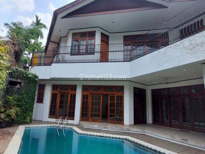 Classic house at Brawijaya area good for expatriate or embassy