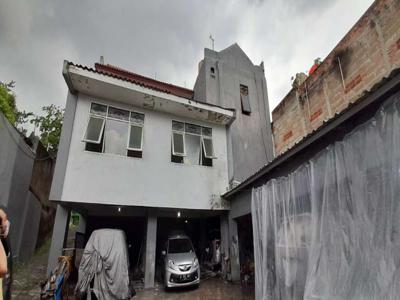 Dijual bangunan show room 3 lantai di Kelapa Dua.