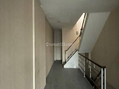 Ruko di Pluit Village Megamall Jakut, Pluit Unfurnished