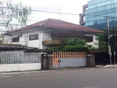 Rumah Kantor 2 Lantai. Luas tanah 769 m2. SHM. Kebayoran Baru Jakarta