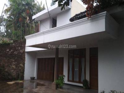 Rumah Sewa Furnished 2 Lantai Bagus di Cilandak Timur 9.23