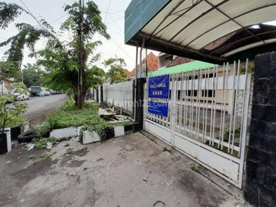 Murah Disewakan Rumah Ex Kantor Jln Lombok, Gubeng Bawean Flores