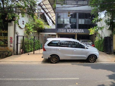 MURAH GEDUNG 3 LANTAI di Lubang Buaya,Jakarta Timur