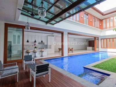 Rumah Mewah di Kemang Jak-Sel private lift + swiming pool