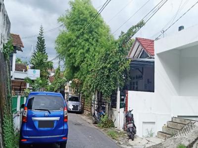 Rumah Kost depan Universitas Cokroaminoto, Kodya Yogyakarta
