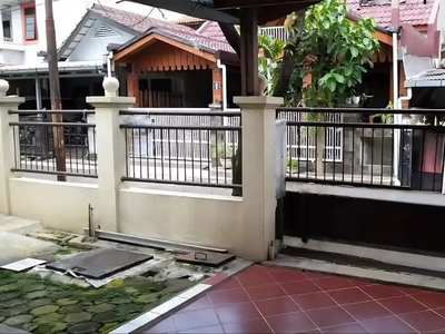 di jual murah butuh cepat rumah dalam komplek di antapani