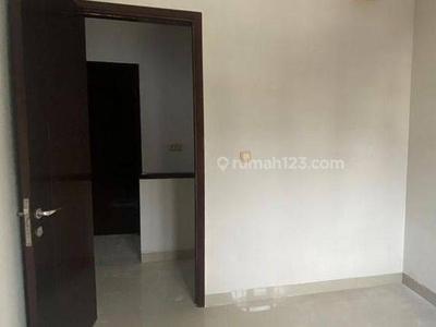 Di sewakan rumah cluster 2 lantai dengan harga terjangkau