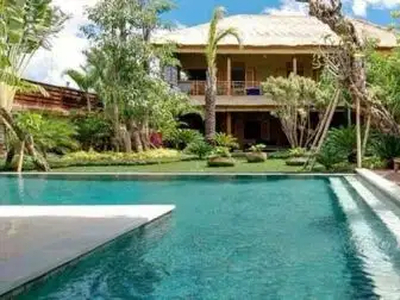 Dijual Luxury villa oberoi seminyak kuta - Kris
