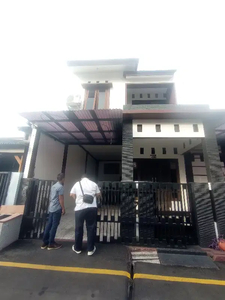 Dijual Murah Rumah 2 Lantai di Perumahan Pesona Anggrek
