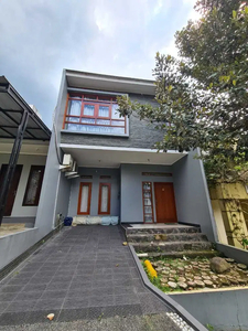 DIJUAL RUMAH DI CLUSTER EQUATOR, SENTUL CITY (SSR334)