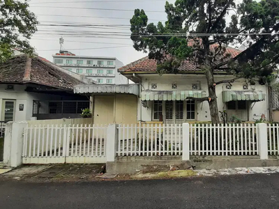 Dijual Rumah Hitung Tanah, Sayap Riau, Bandung