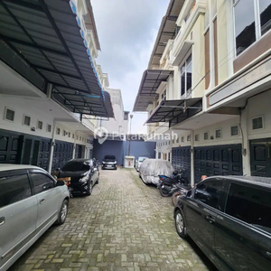 DIJUAL TOWN HOUSE JALAN TADUAN KOMPLEK MENTARI ABADI (Darwin)