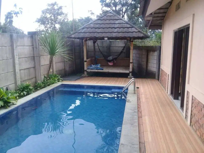Dijual Villa dengan Swimming Pool di Puncak, Bogor