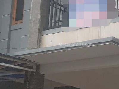 DISEWAKAN / kontrak rumah tinggal 2 lt minimalis di Turangga Bandung lingkungan tenang, shm SHM