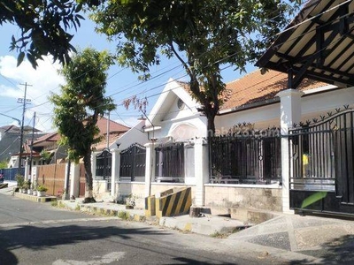 Disewakan Rumah 450 m Kupang Indah