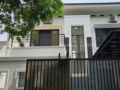 Disewakan rumah cantik 2lantai di Jl Purwa cempedak Jagakarsa