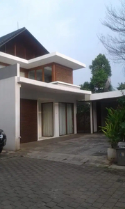 DISEWAKAN Rumah cluster di Jakarta Selatan