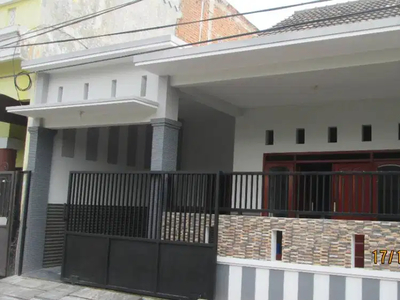 DISEWAKAN RUMAH KARAH AGUNG DEPAN JAWA POS