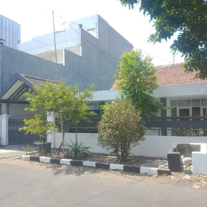 Disewakan Rumah Strategis Murah di Jemur Andayani Surabaya