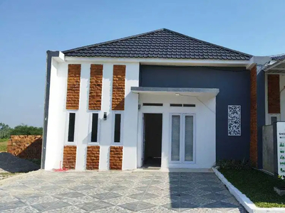 Rumah 1 Lantai SHM di Jalan Karya Wisata Ujung Johor, Medan