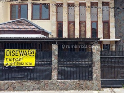 Rumah 2 Lantai Di Jl Pengampon