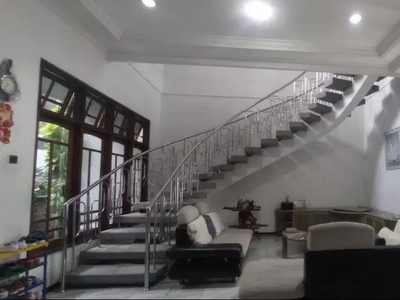 Rumah 2 lantai Mediteran Siap Huni Darmo Permai Timur Surabaya