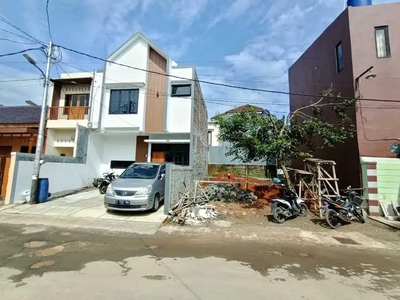Rumah 2 Lt Proyek Pribadi Dalam Komplek 2 Mnt Ke Mi Gacoan Jl Puspitek