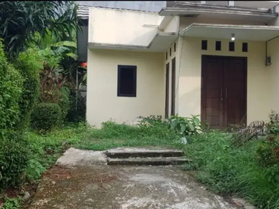 Rumah bagus lenteng agung jagakarsa sebrang Univ.Pancasila 38jt/thn