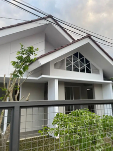 Rumah Baru Renovasi Strategis Di jl Terusan Jakarta Antapani Bandung