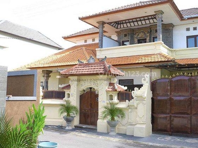 Rumah Cantik di Lingkungan perumahan Jl.tukad Balian Renon
