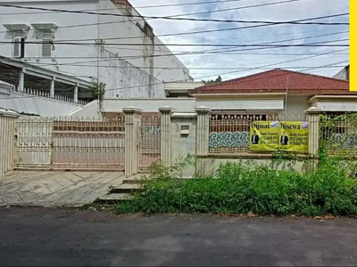 Rumah di jalan Dharmahusada Indah Barat Surabaya