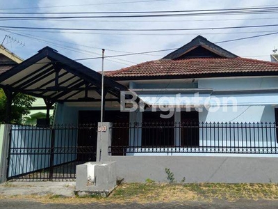 RUMAH DI SBY TIMUR MANYAR PRAJA YG DEPAN ROW BSR