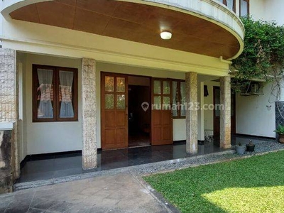 Rumah Furnished Bagus SHM - Sertifikat Hak Milik di Jl Kencana Permai, Pondok Indah