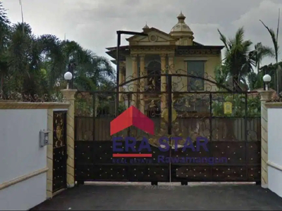 Rumah klasik, luas dgn pool turun harga di Jakasampurna Bekasi