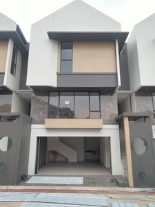 Rumah Mewah 3 Lantai Siap Huni Desain Modern di Setra Duta Bandung.