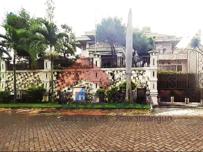 Rumah mewah, luas, nyaman turun harga di Raffles Hills Cibubur Jabar